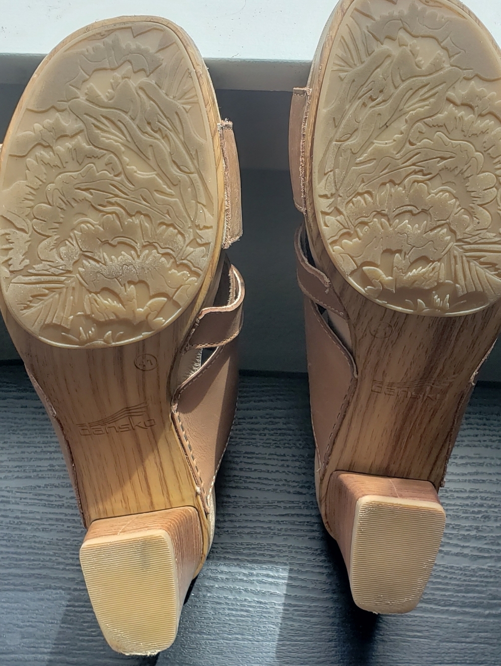 Dansko Beige Heels Size 41 - Picture 10 of 10